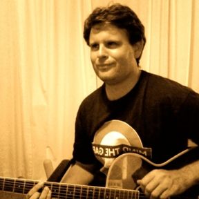Glen on Guitar